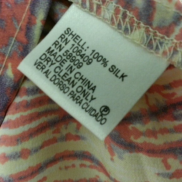 Antonio Melani | 100% silk top button back size L - Picture 2 of 7